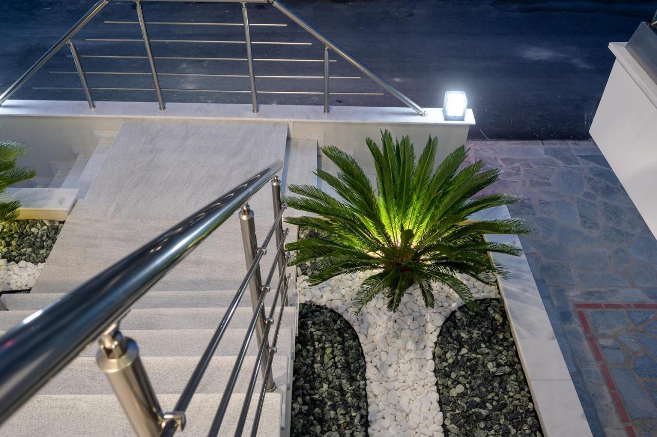 Blue Wave Luxury Suites Nea Iraklitsa Buitenkant foto
