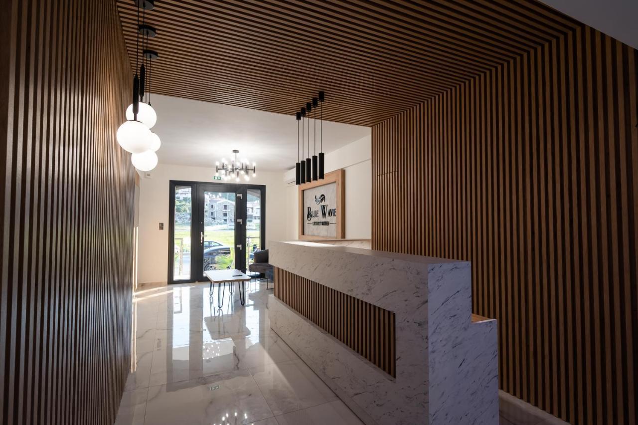 Blue Wave Luxury Suites Nea Iraklitsa Buitenkant foto