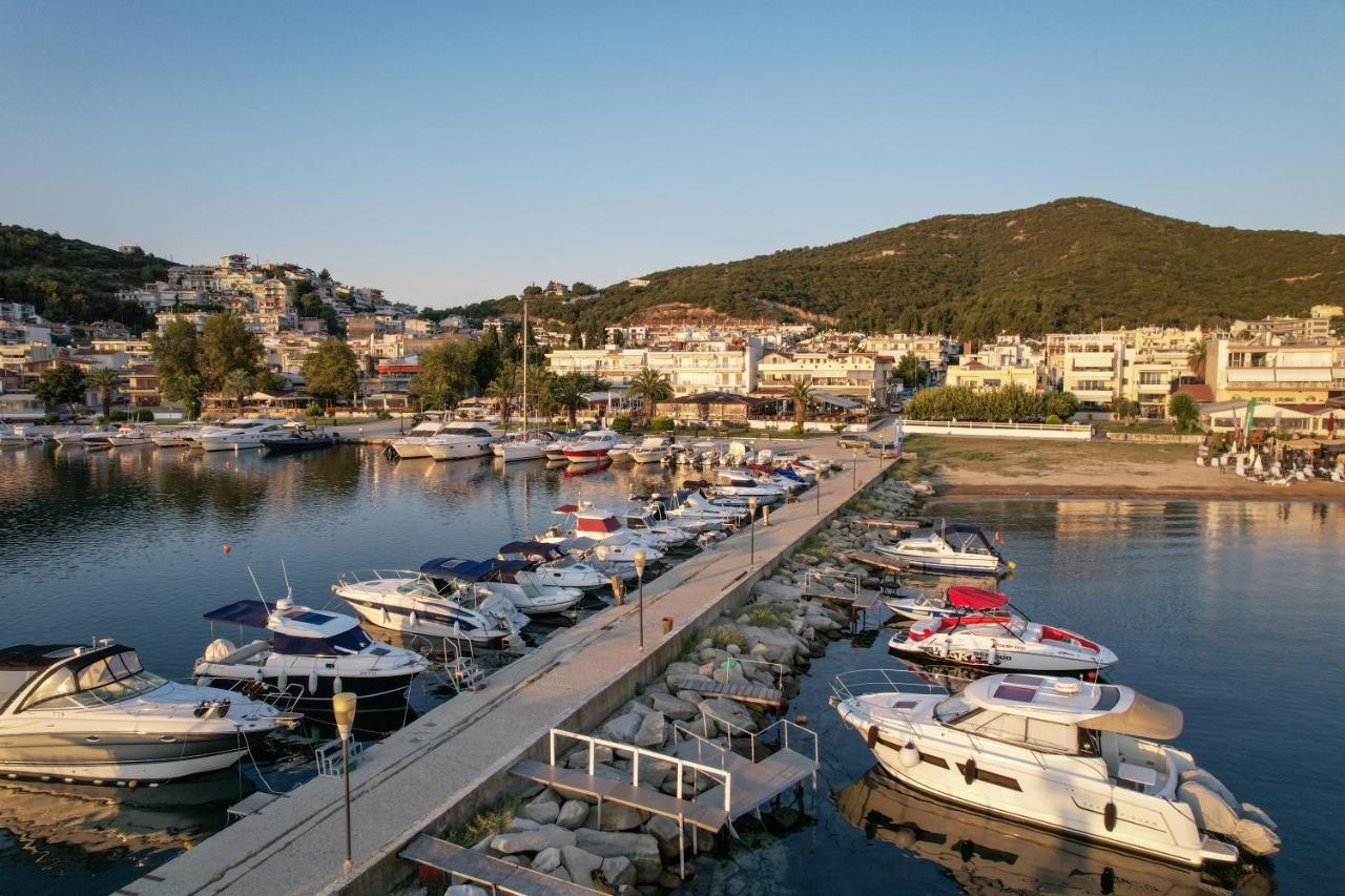 Blue Wave Luxury Suites Nea Iraklitsa Buitenkant foto