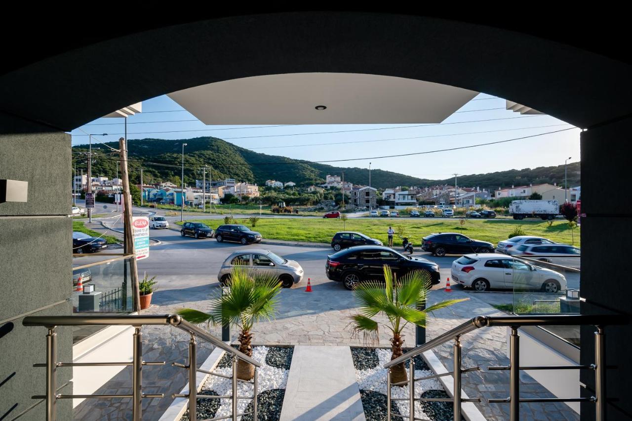 Blue Wave Luxury Suites Nea Iraklitsa Buitenkant foto