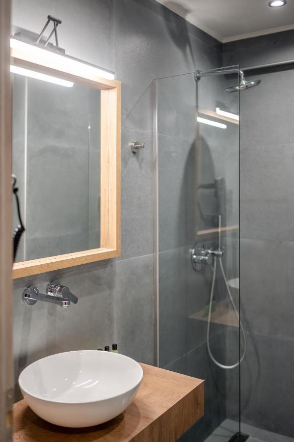 Blue Wave Luxury Suites Nea Iraklitsa Buitenkant foto