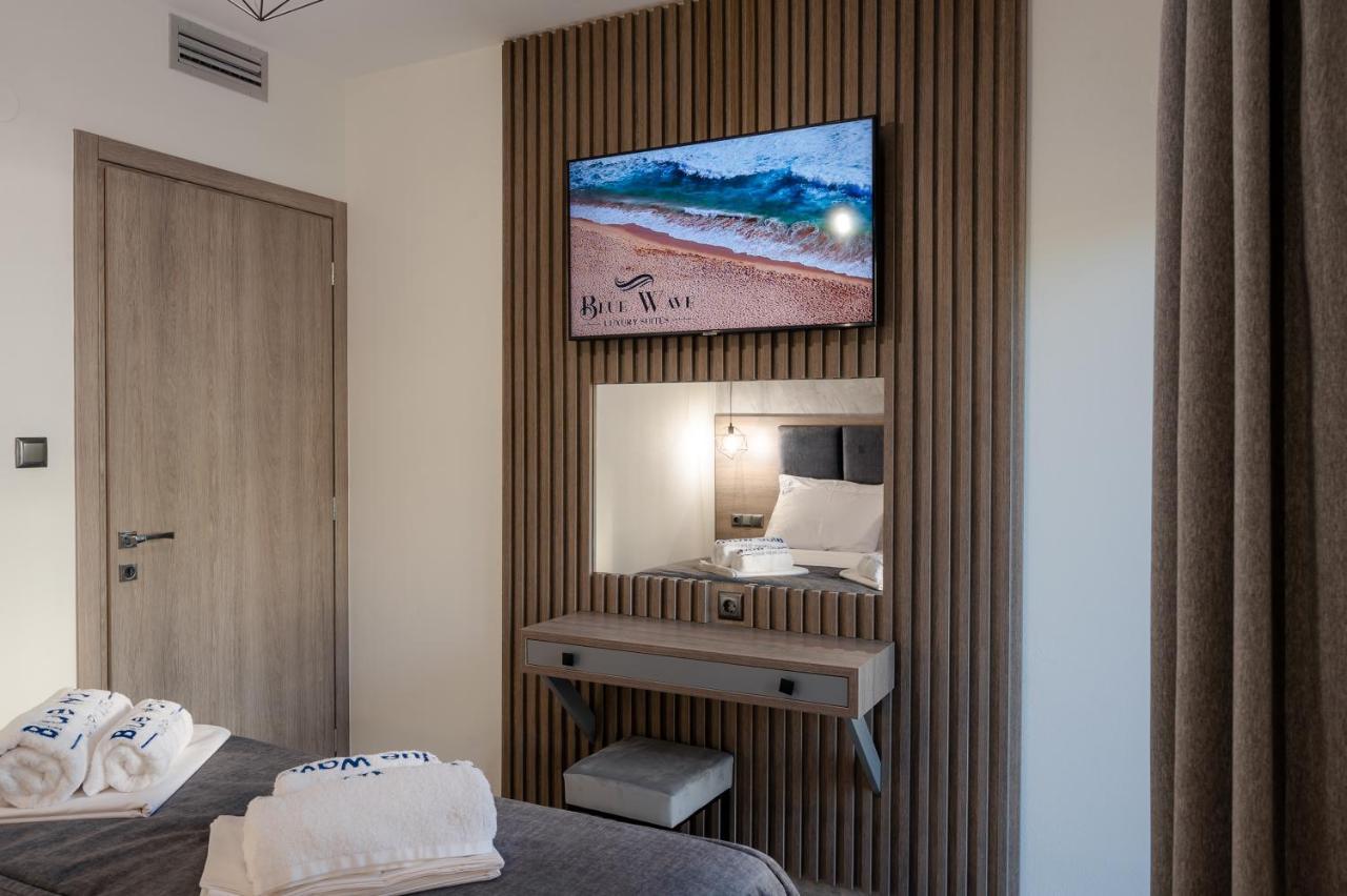 Blue Wave Luxury Suites Nea Iraklitsa Buitenkant foto