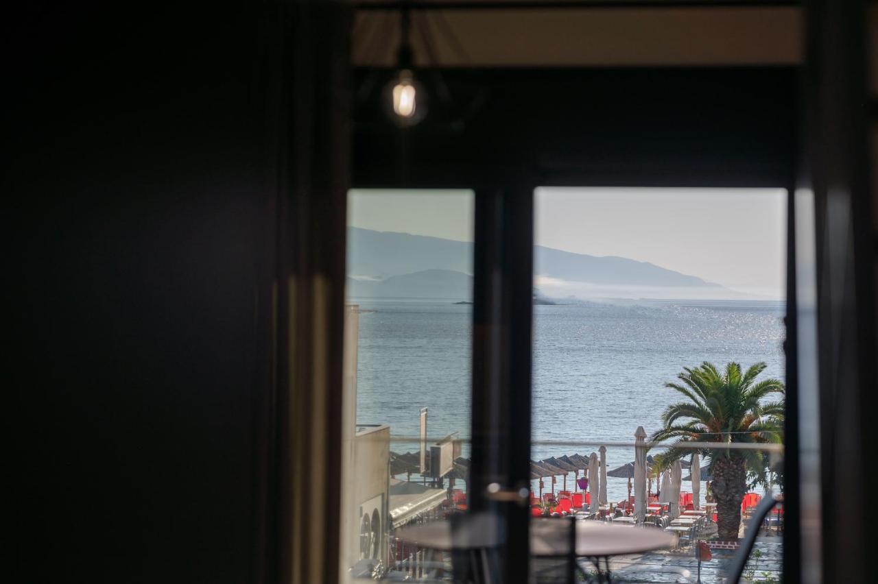 Blue Wave Luxury Suites Nea Iraklitsa Buitenkant foto