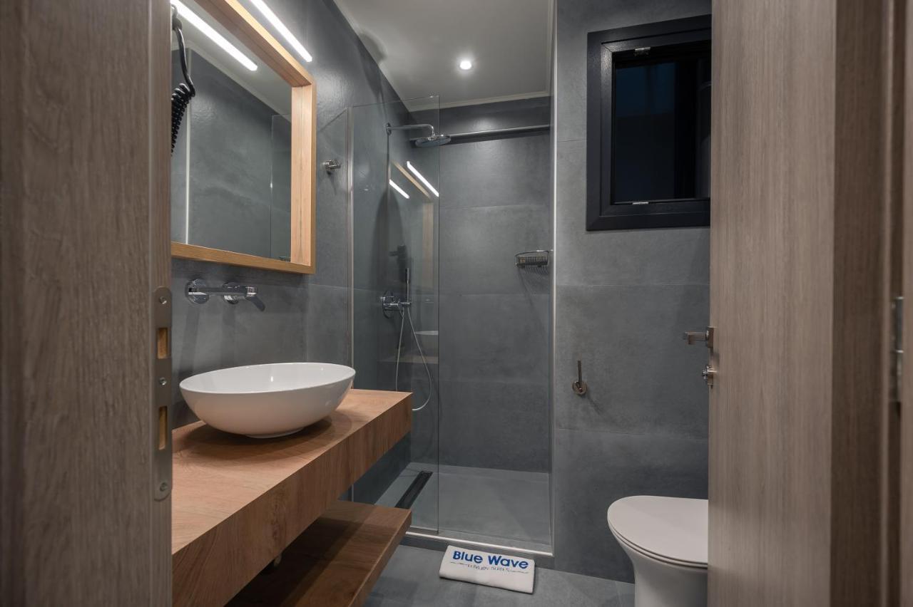 Blue Wave Luxury Suites Nea Iraklitsa Buitenkant foto