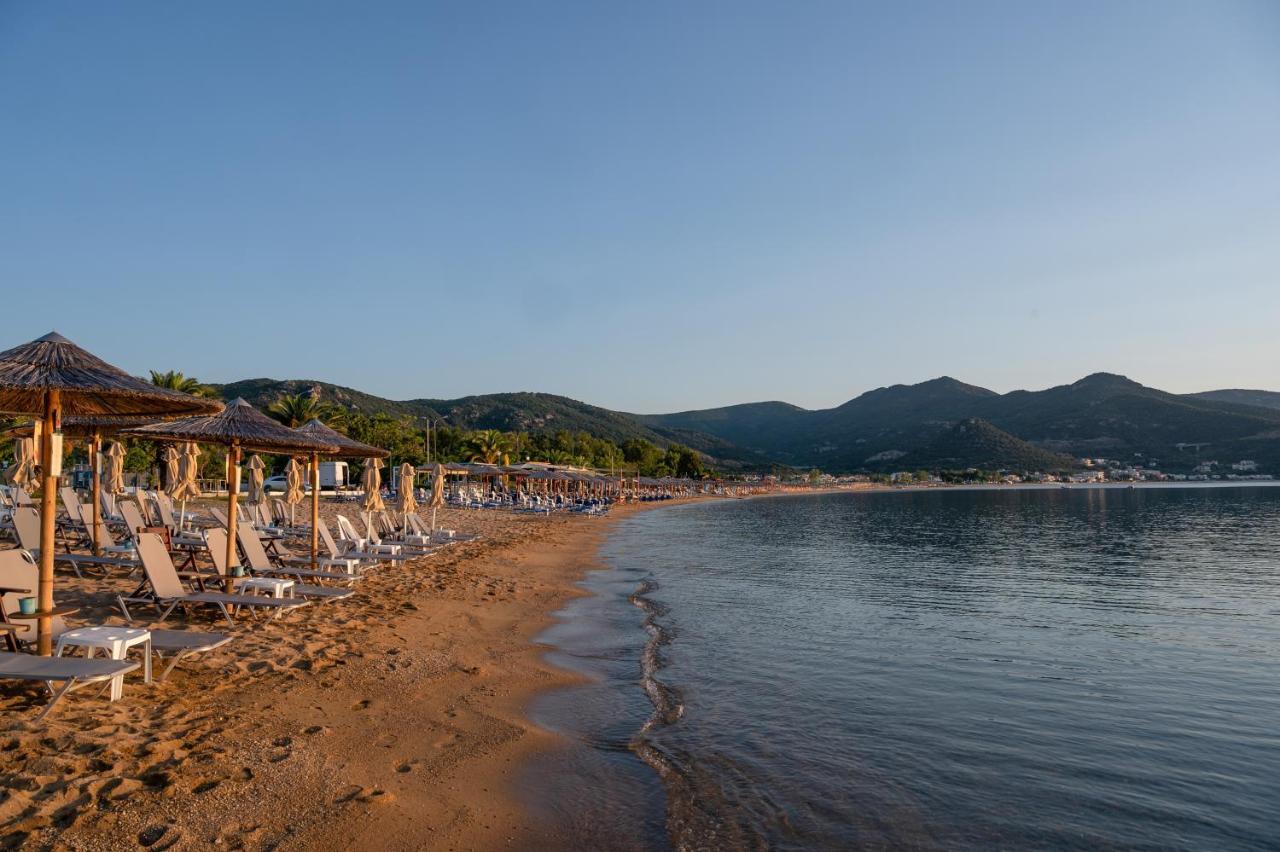 Blue Wave Luxury Suites Nea Iraklitsa Buitenkant foto