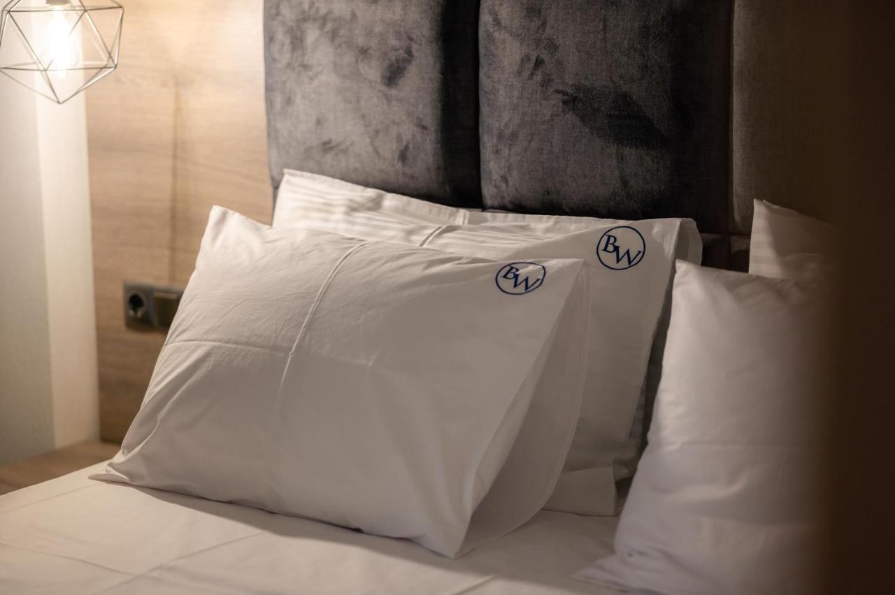 Blue Wave Luxury Suites Nea Iraklitsa Buitenkant foto