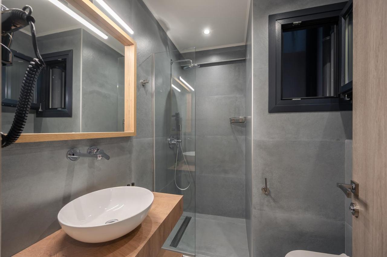 Blue Wave Luxury Suites Nea Iraklitsa Buitenkant foto