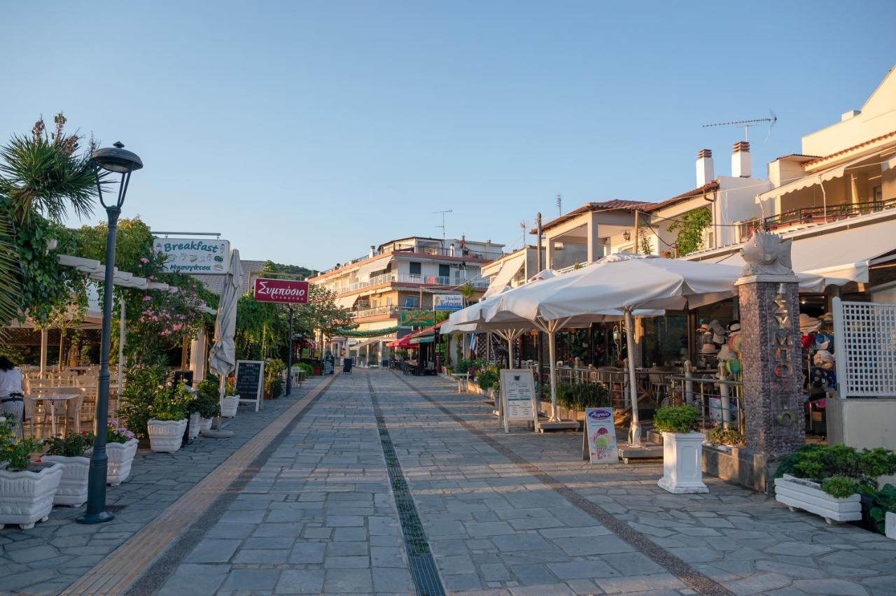 Blue Wave Luxury Suites Nea Iraklitsa Buitenkant foto
