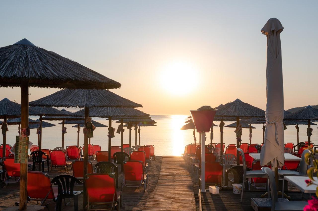 Blue Wave Luxury Suites Nea Iraklitsa Buitenkant foto