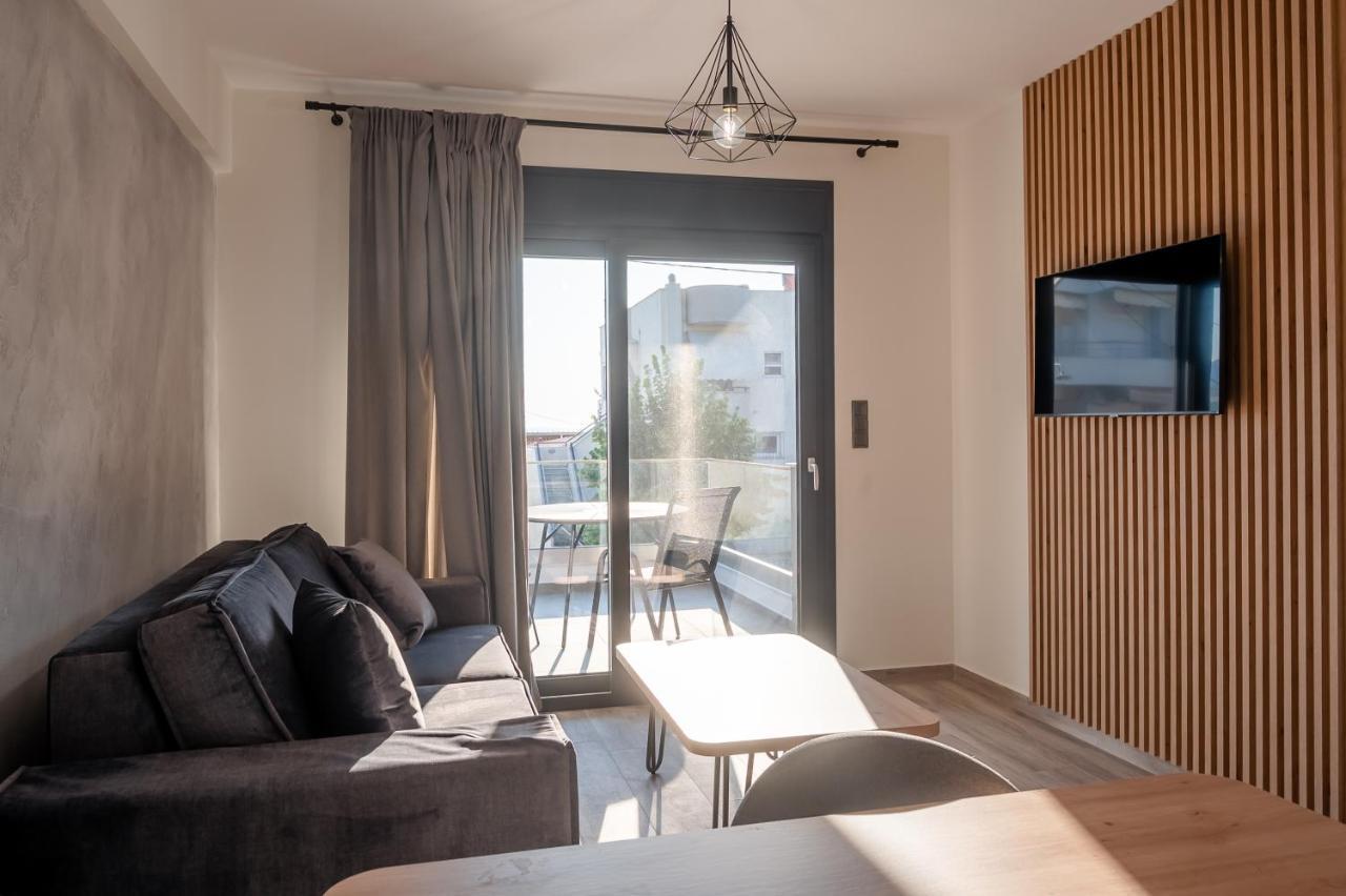 Blue Wave Luxury Suites Nea Iraklitsa Buitenkant foto